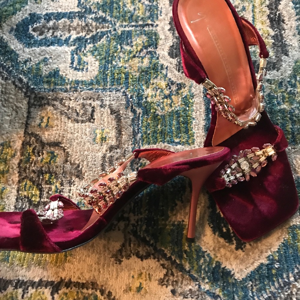 Vintage Giuseppe Zanotti Ruby Velvet Jeweled Sand… - image 4